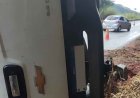 Capotamento de caminhonete mobiliza bombeiros e Samu